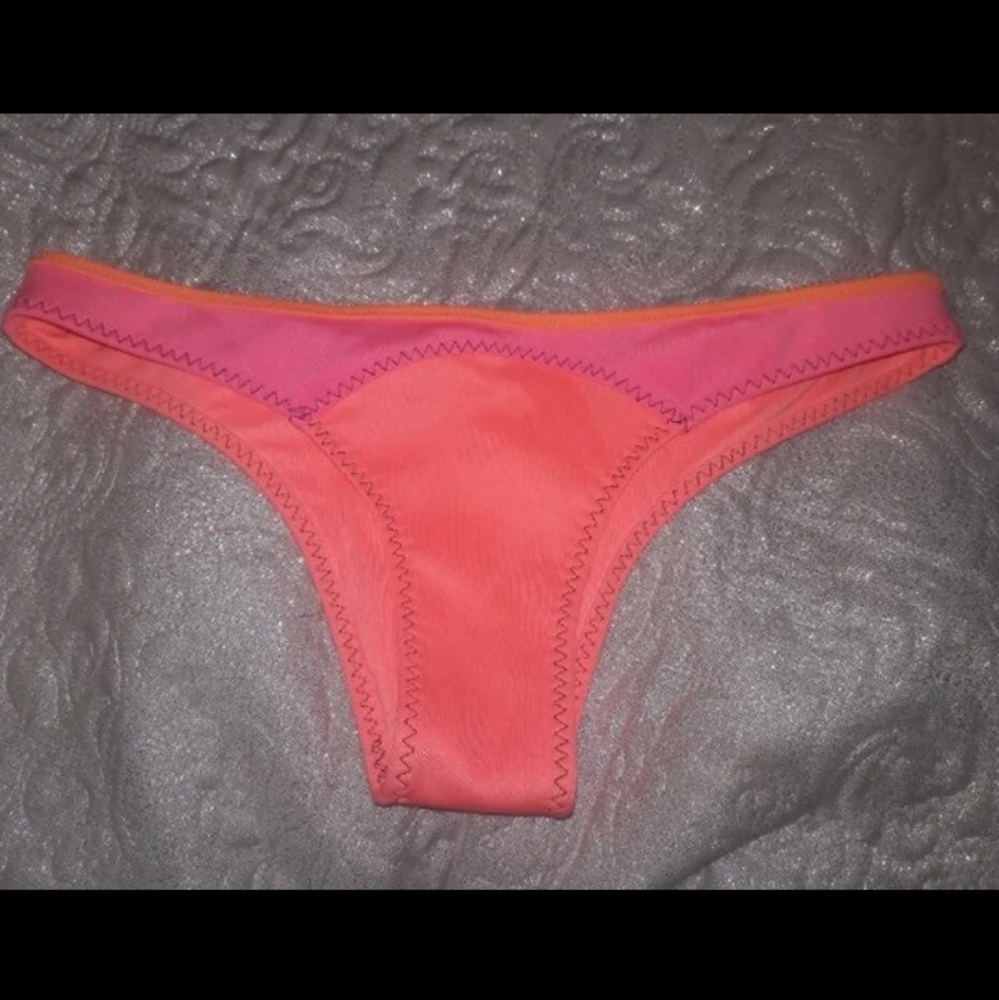 SOLD!!! Victoria's Secret Sport Bikini S/M 34B - Picture 2 of 9